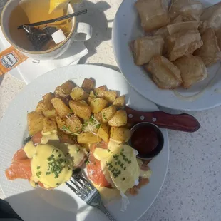 Smoked Salmon Benedict