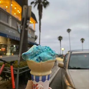 Beachcomber in regular cone