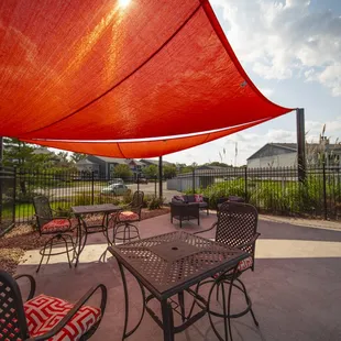 Apartments with swimming pool in Indianapolis, IN