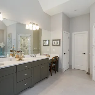 Double vanity with separate make-up area