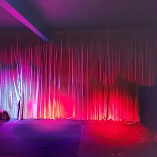 Stage has a David Lynchian thing going on