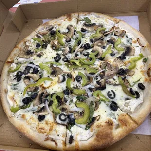 Vegetarian white pizza