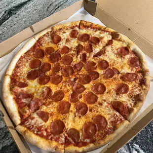 18&quot; Pepperoni Pizza did not disappoint! Exactly what we needed.