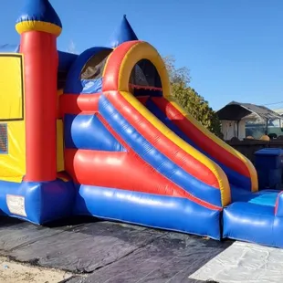 4in1 combo unit,includes basket ball hoop inside bounce castle
Dimensions: with stopper 13x27
                      With pool  13x32