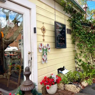 Cute front entrance