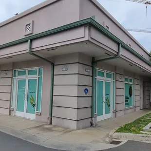 Coming soon: Kyochon (in the place of Hakuyosha Dry Cleaners)