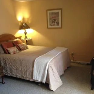 Morning Glory Queen room