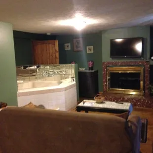 Lily king spa room