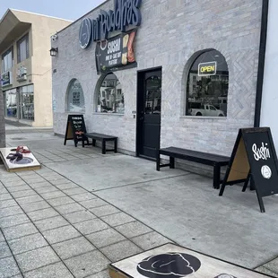 2/2025 really cute little sushi bar/donbur/bento/katsu restaurant
