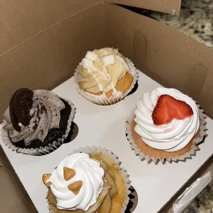 Lil’ Cakes And Creamery