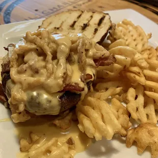 Bacon and Bier Cheese Burger