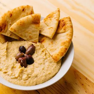 Homemade Hummus with Pita