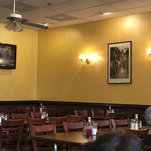 Dinning area empty around 4 pm.