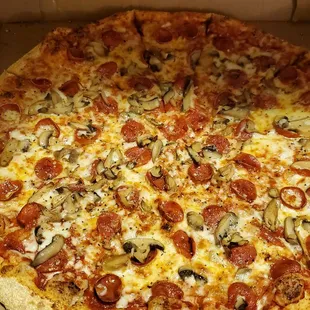 XLarge Pizza w Pepperoni and Mushroom