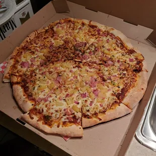 16" Hawaiian Pizza