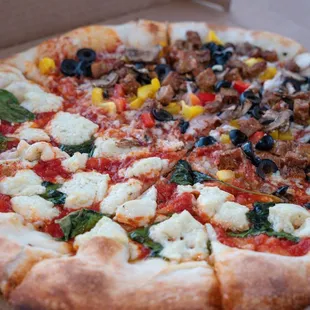 14" Half n Half (Margherita/Supreme)