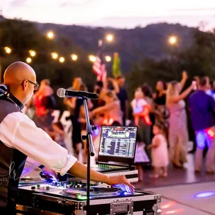 Professional Wedding DJ Services