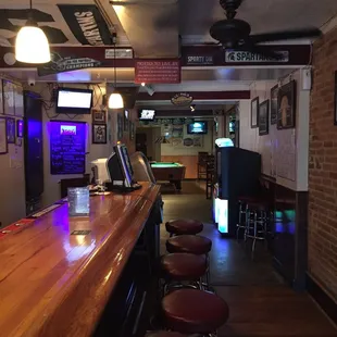  bar with stools