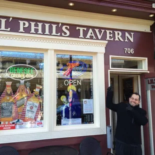 It&apos;s little phil next to lil phils!