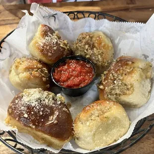 Garlic knots