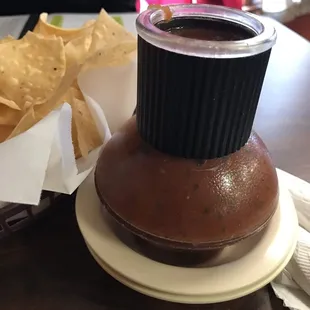 Salsa container