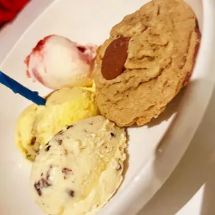 Ice cream trio with cookie