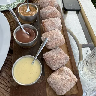 CHURRO BEIGNETS