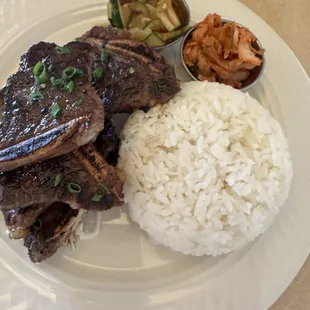 My friend dish she had the Kalbi she said was Ono
