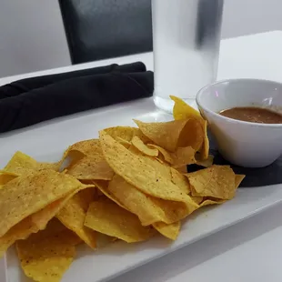 Complementary chips and salsa