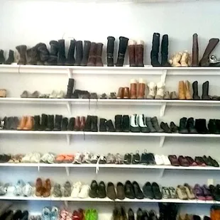 Lili's Thrift Store