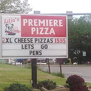 a sign for the restaurant