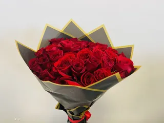 Raavis Flowers and Gifts