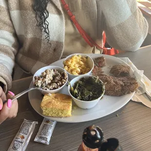 Sm Black-Eyed Peas Sm Mac N Cheese L - Fried Catfish (1 pc) Sm Collard Greens