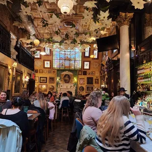 A beautiful restaurant decorated with interesting Victorian artifacts, serving good food and libation.