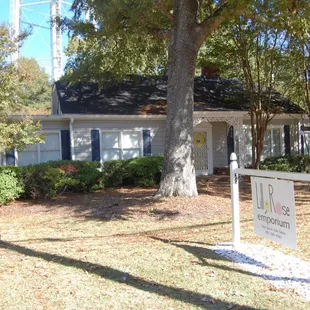 7622 Poplar Pike Germantown, TN across from Germantown High School