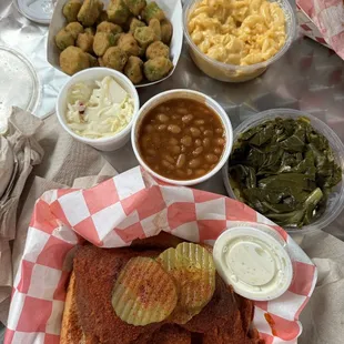 food, chicken wings and fried chicken