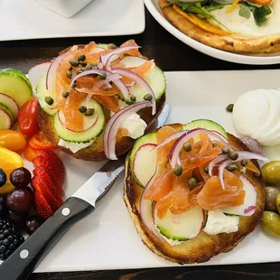 Look how beautiful this locks and bagel plate is!