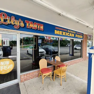 a mexican food restaurant