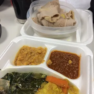 Veggie 4 combo. Look at all that injera!