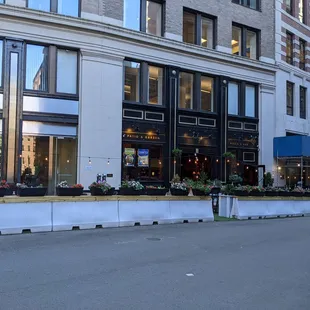 Lily&apos;s Pizza &amp; Bar, and Patio 9/2022