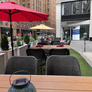 Good amount of outdoor seating