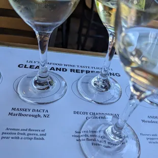 Clean and refreshing wine flight so good .