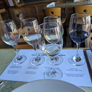 Clean and refreshing wine flight so tasty.