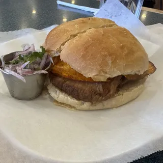 Pan con Chicharron