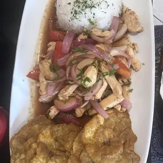 Saltado de Pollo