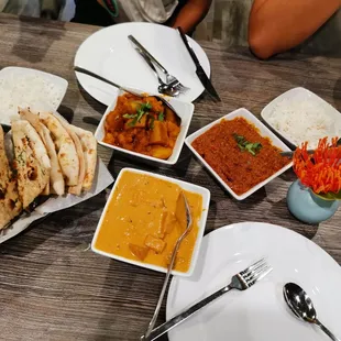 Chicken Tikka masala, Naan platter