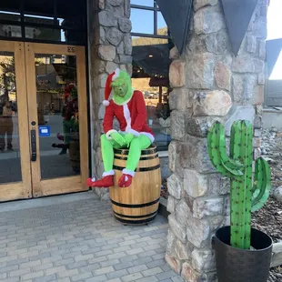 The grinch in front of lime