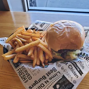 House buger and fries