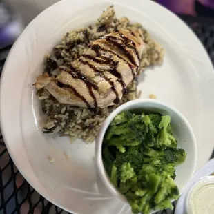 Grilled Chicken with Wild Rice and Broccoli