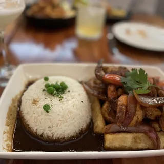 Saltado de camarones